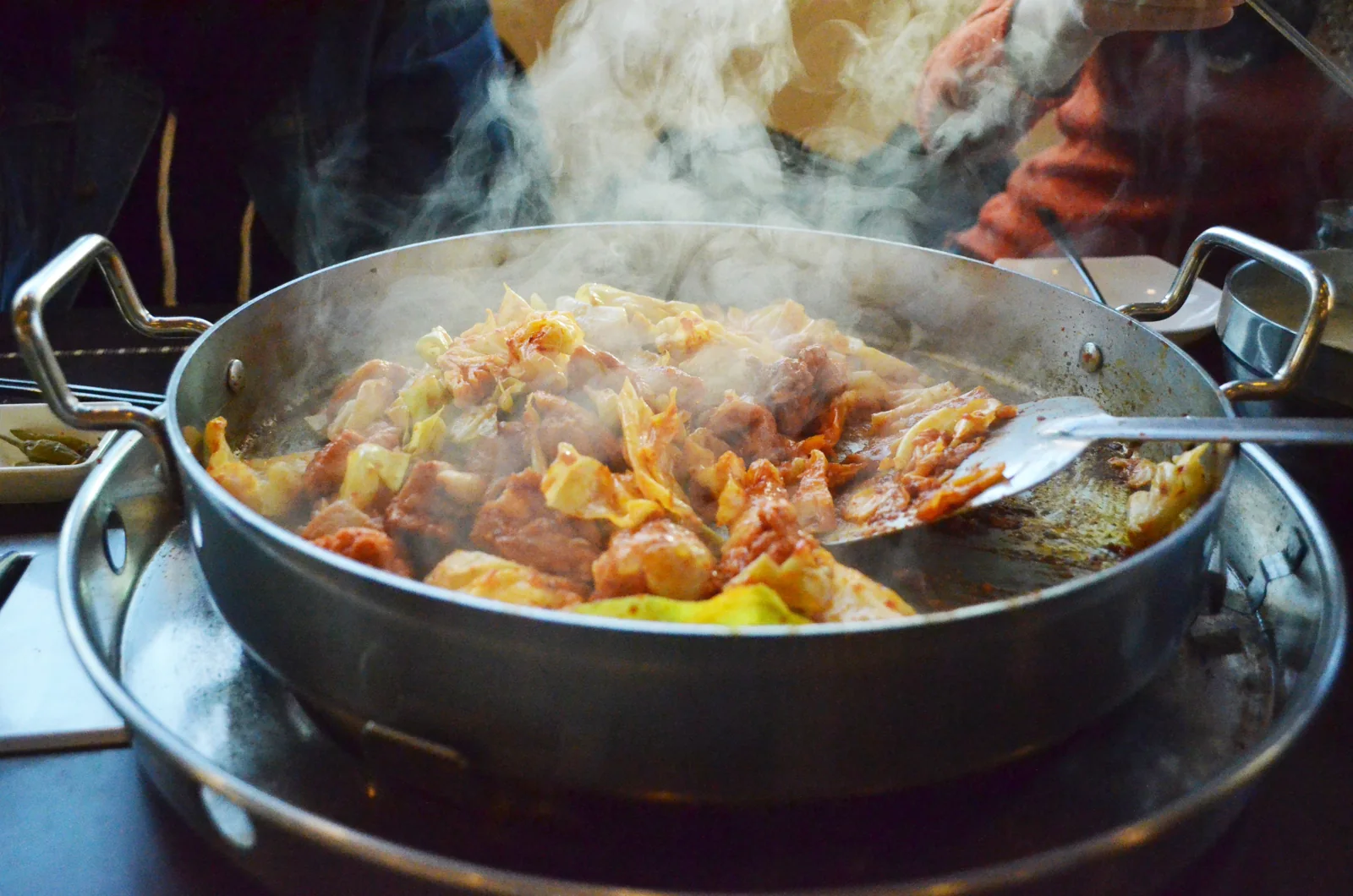 매콤 철판 닭갈비 가매장 참고 사진